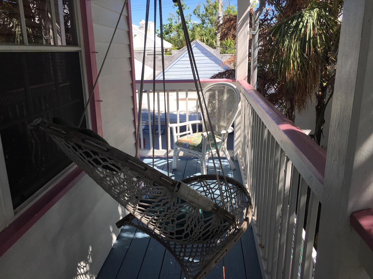 Caribbean House Hotel Key West Exterior photo